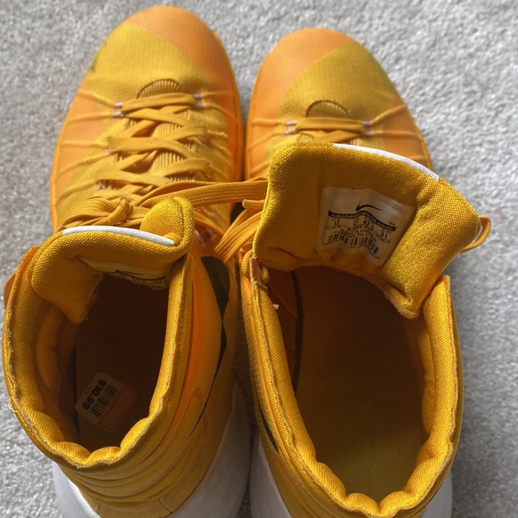 Nike HyperDunks 2015 - Picture 2 of 3